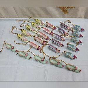Lot Of 25-Fancy Shoe Hanging Ornaments / 1.5in